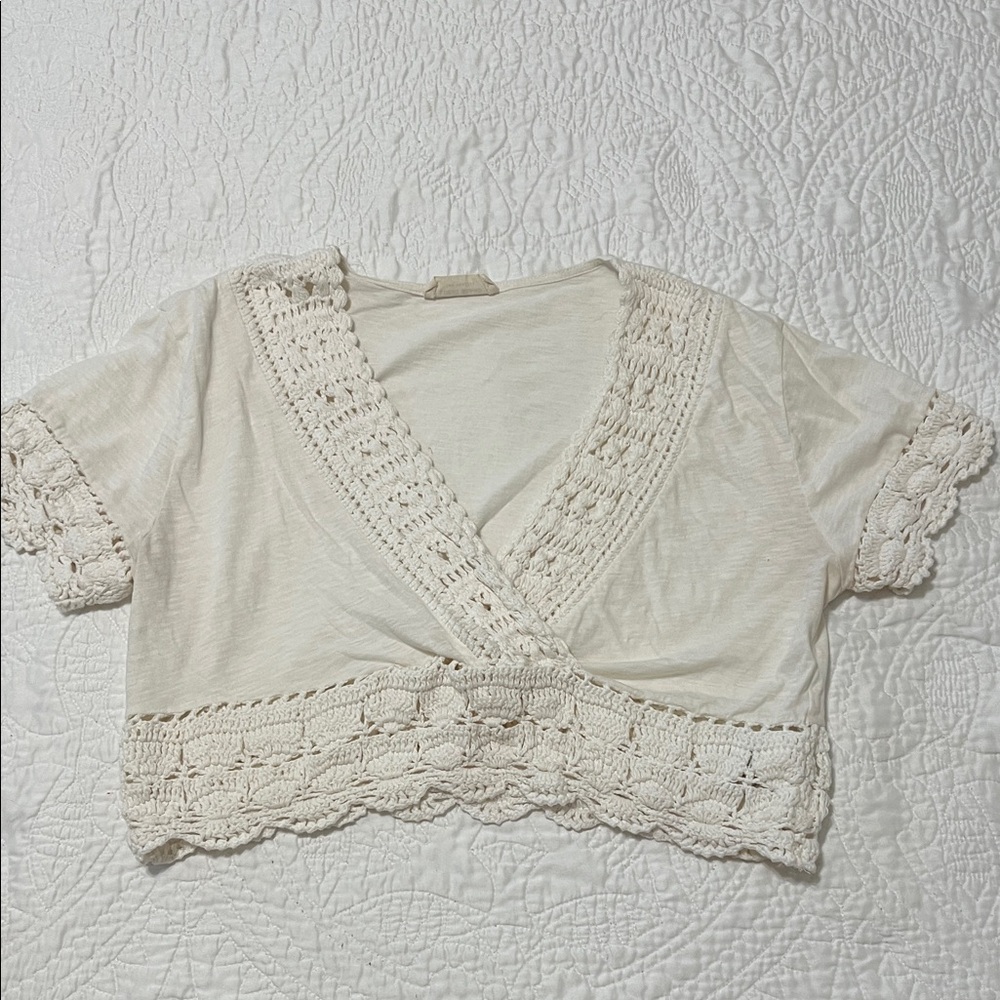 Cream woven trim crop shirt